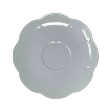 Cargar imagen en el visor de la galería, SKU# T200-NYM00001 - Platillo para té blanco Nymphea - Forma Nymphea
