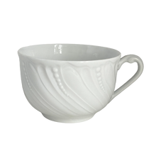 Load image into Gallery viewer, SKU# R400-OCE00001 - Ocean White Breakfast Cup - Shape Ocean - Size: 10oz
