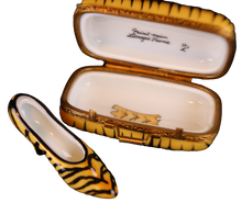 Load image into Gallery viewer, SKU# C031082C Lady&#39;s Shoe Box Tigerskin
