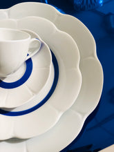 Cargar imagen en el visor de la galería, SKU# T200-NYM20447 - Platillo de té Fleur&#39;T Bleu - Forma Nymphea
